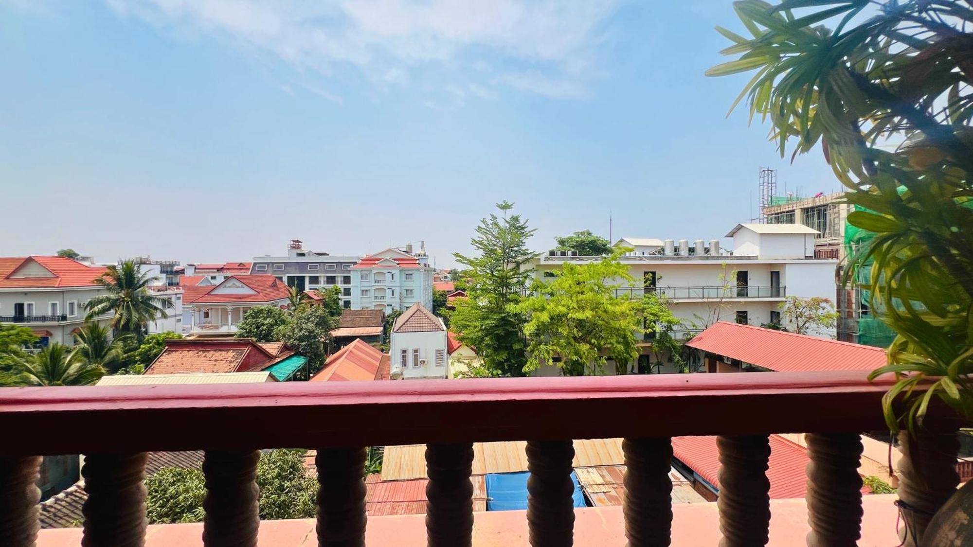 Hotel Golden Butterfly 3*